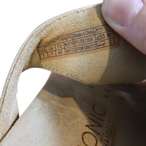 Vionic Orthoheel Gold Studded Bling Leather Slide Sandals Womans 9 - Picture 10 of 10